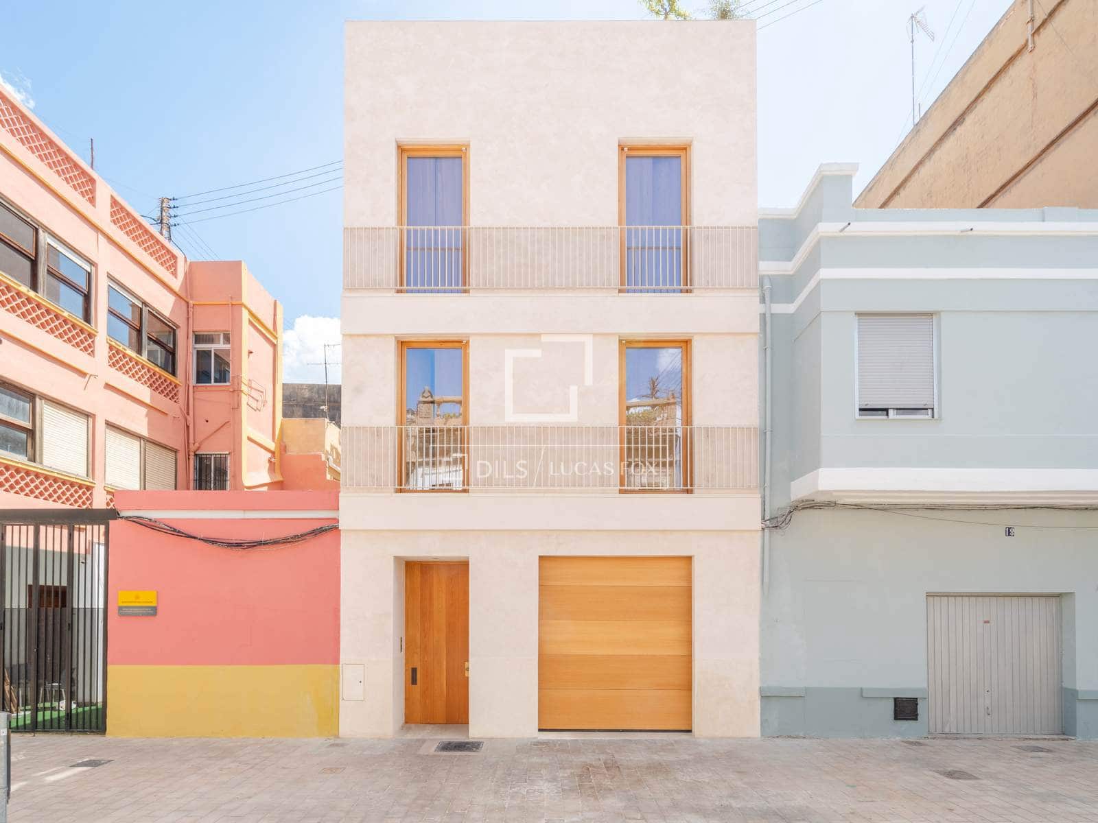 3 soverom Villa til salgs i Valencia by med svømmebasseng garasje - € 2 500 000 (Ref: 9948534)