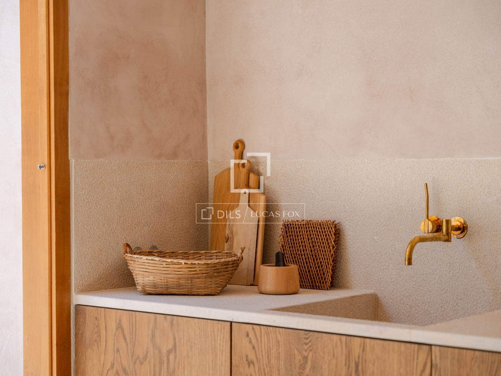 3 soverom Villa til salgs i Valencia by med svømmebasseng garasje - € 2 500 000 (Ref: 9948534)