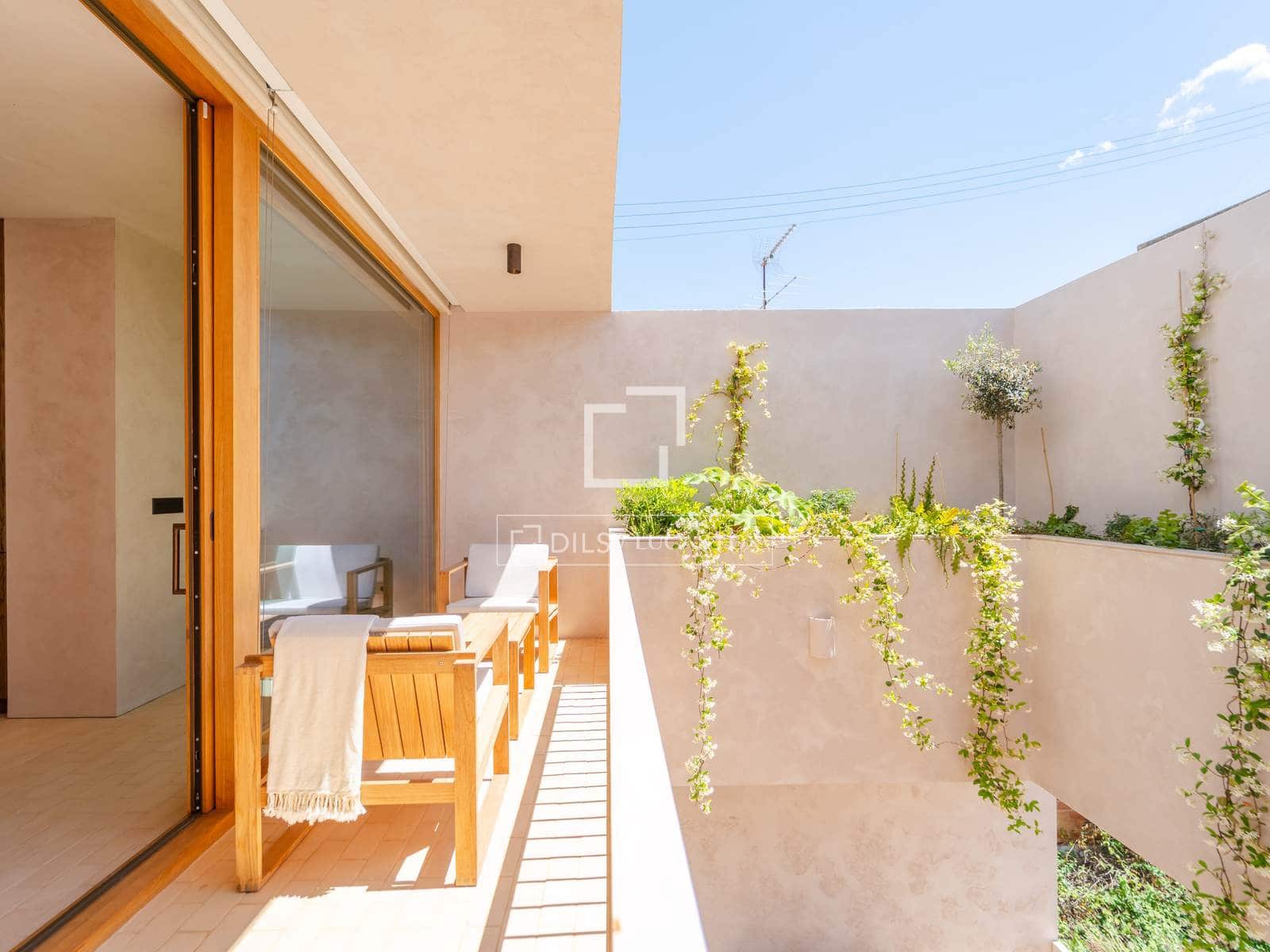 3 soverom Villa til salgs i Valencia by med svømmebasseng garasje - € 2 500 000 (Ref: 9948534)