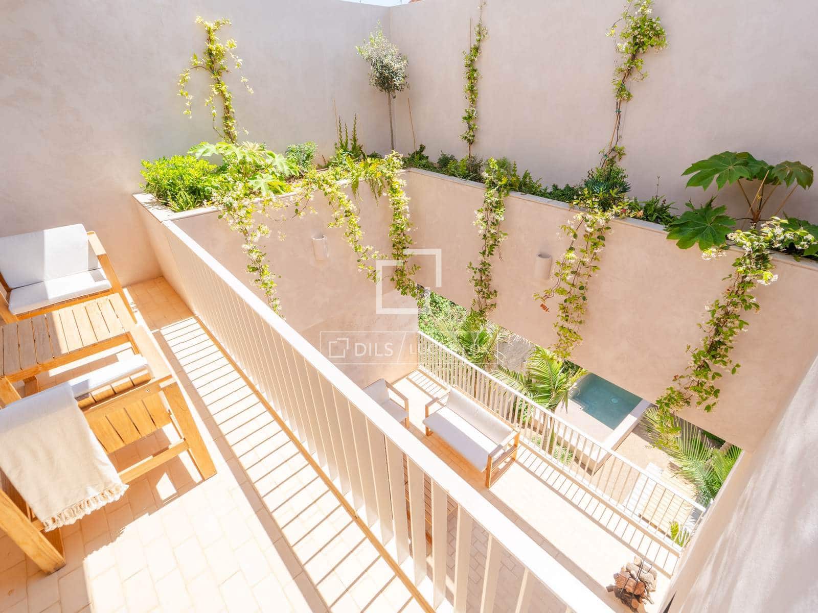 3 soverom Villa til salgs i Valencia by med svømmebasseng garasje - € 2 500 000 (Ref: 9948534)