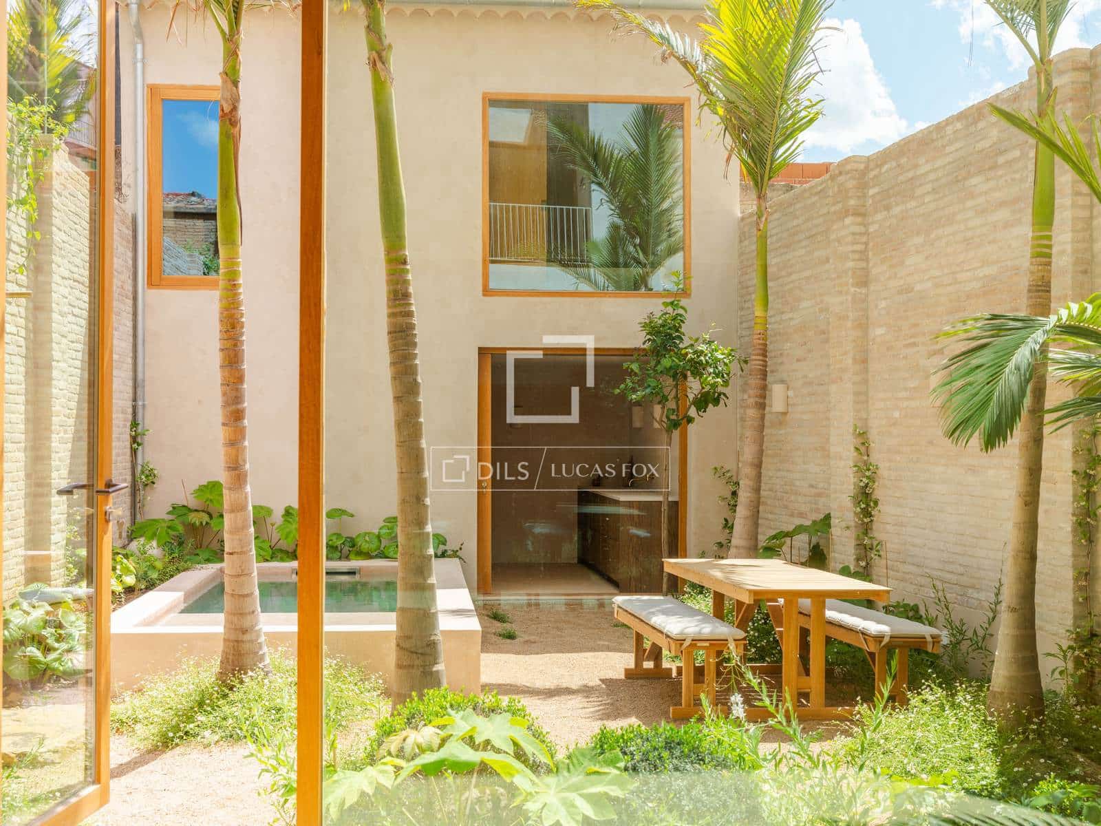 3 soverom Villa til salgs i Valencia by med svømmebasseng garasje - € 2 500 000 (Ref: 9948534)