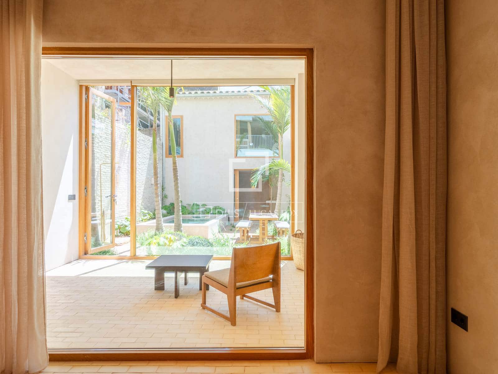 3 soverom Villa til salgs i Valencia by med svømmebasseng garasje - € 2 500 000 (Ref: 9948534)
