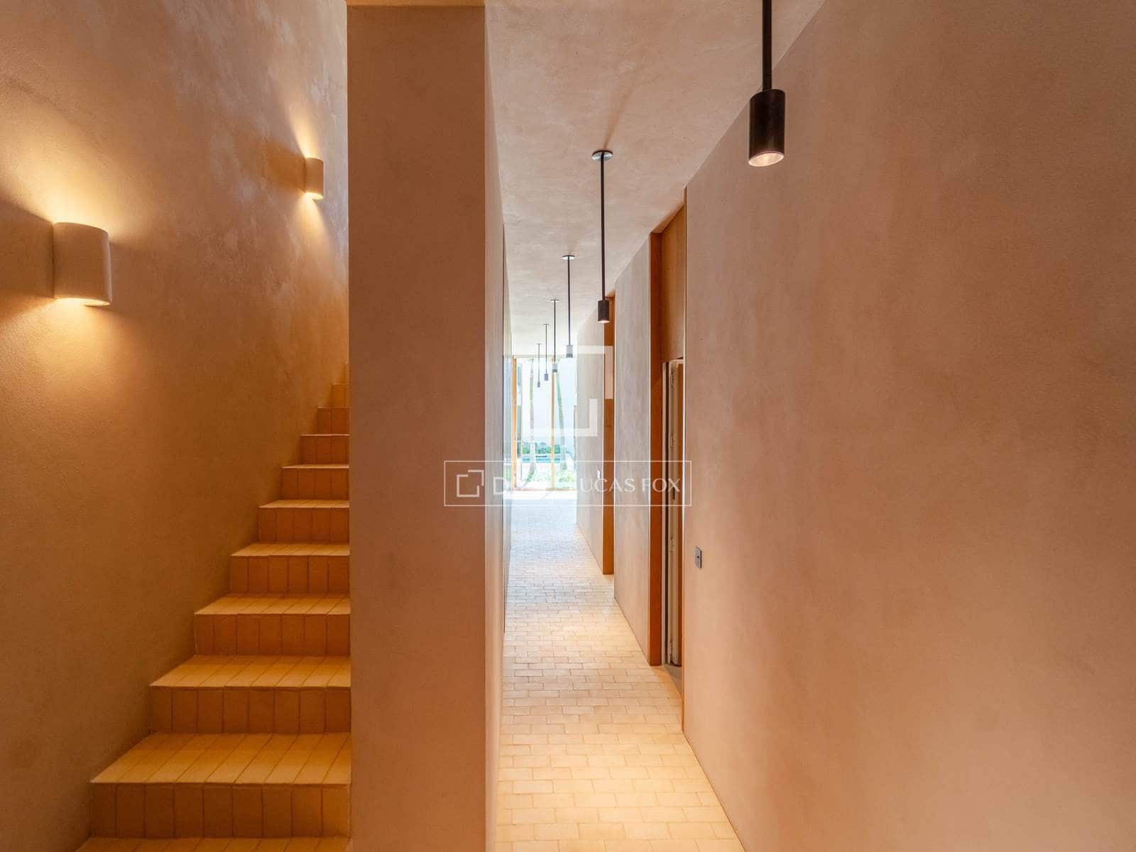 3 soverom Villa til salgs i Valencia by med svømmebasseng garasje - € 2 500 000 (Ref: 9948534)