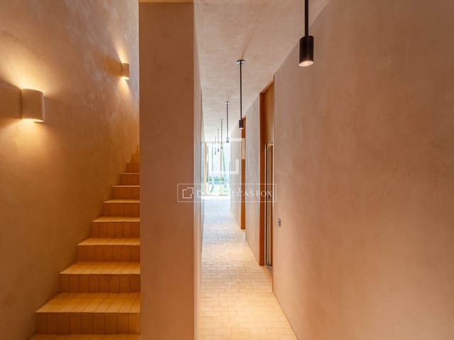 3 soverom Villa til salgs i Valencia by med svømmebasseng garasje - € 2 500 000 (Ref: 9948534)