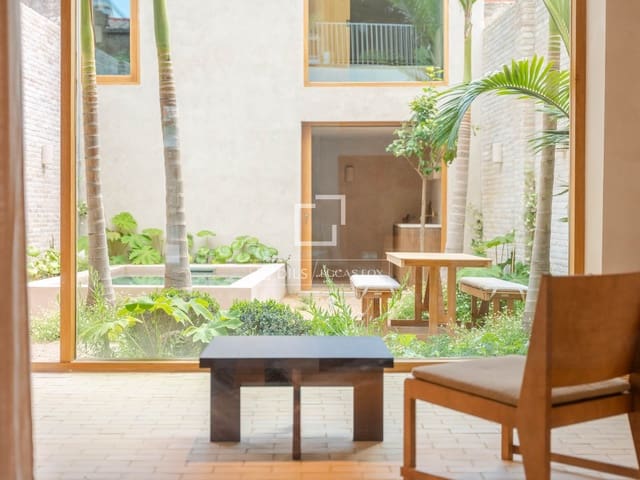 3 soverom Villa til salgs i Valencia by med svømmebasseng garasje - € 2 500 000 (Ref: 9948534)