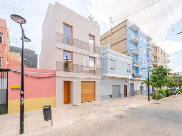 3 soverom Villa til salgs i Valencia by med svømmebasseng garasje - € 2 500 000 (Ref: 9948534)