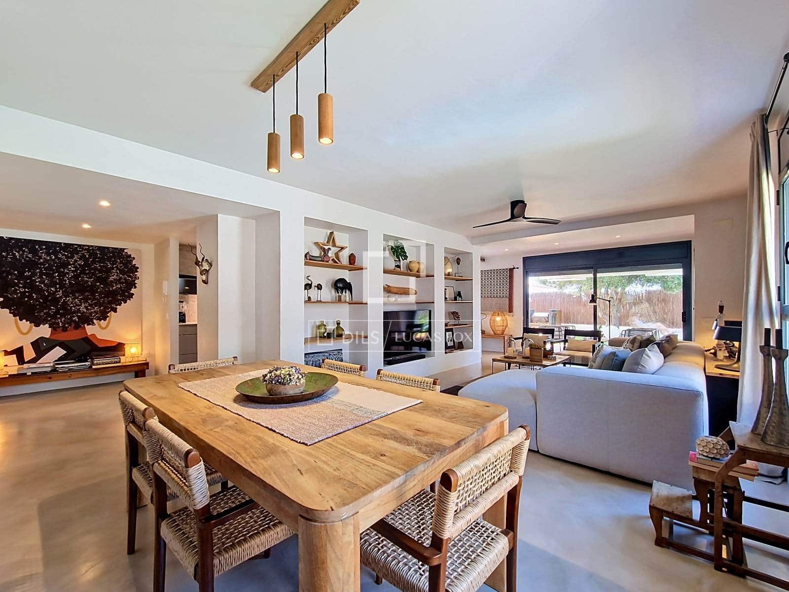 3 soveværelse Villa til salg i Calafell med swimmingpool garage - € 580.000 (Ref: 9948653)