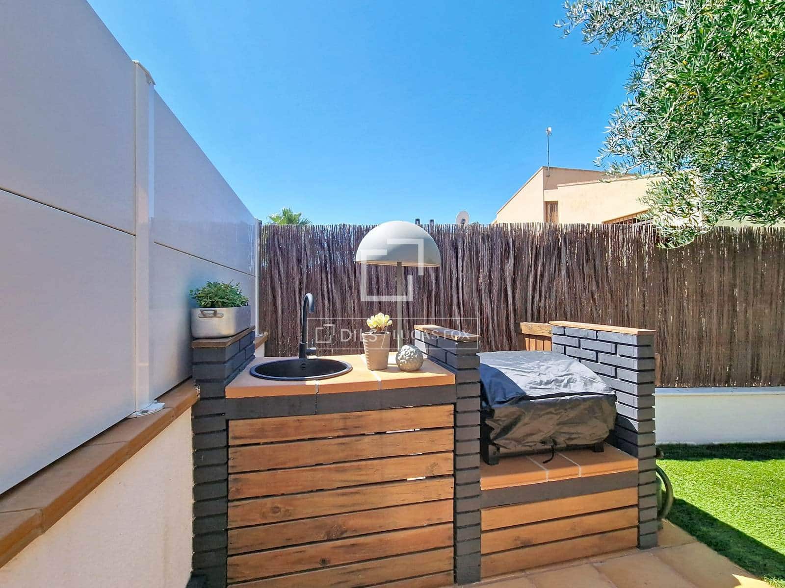 3 soveværelse Villa til salg i Calafell med swimmingpool garage - € 580.000 (Ref: 9948653)