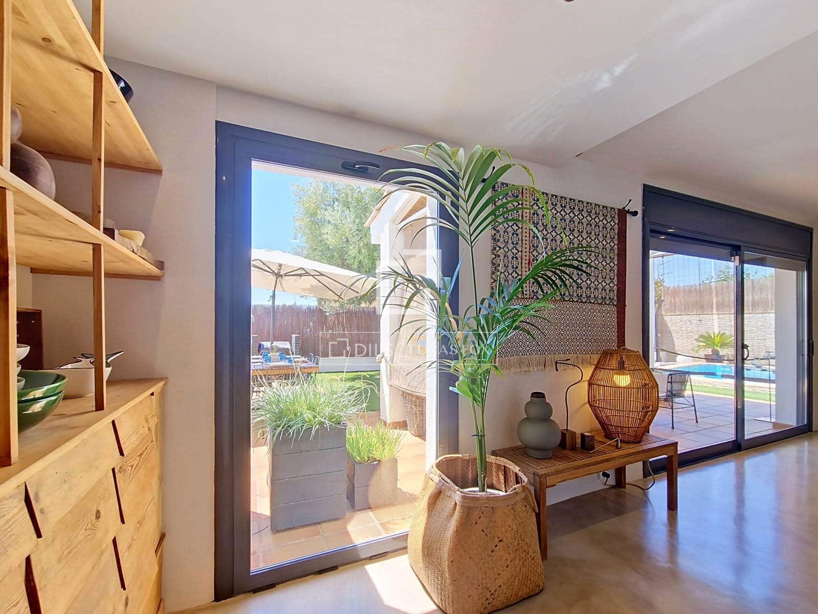 3 soveværelse Villa til salg i Calafell med swimmingpool garage - € 580.000 (Ref: 9948653)