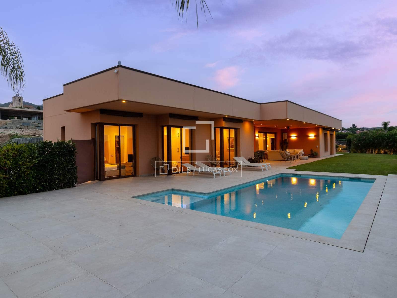 5 soveværelse Villa til salg i Sant Vicenc de Montalt med swimmingpool garage - € 2.200.000 (Ref: 9950124)