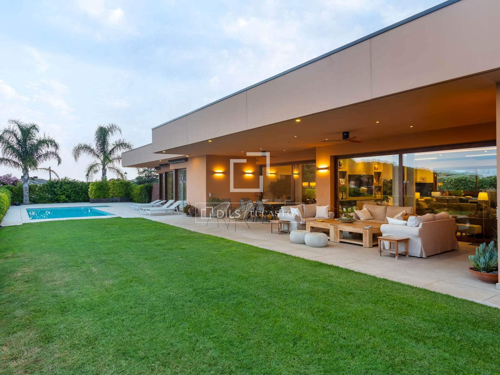5 soveværelse Villa til salg i Sant Vicenc de Montalt med swimmingpool garage - € 2.200.000 (Ref: 9950124)