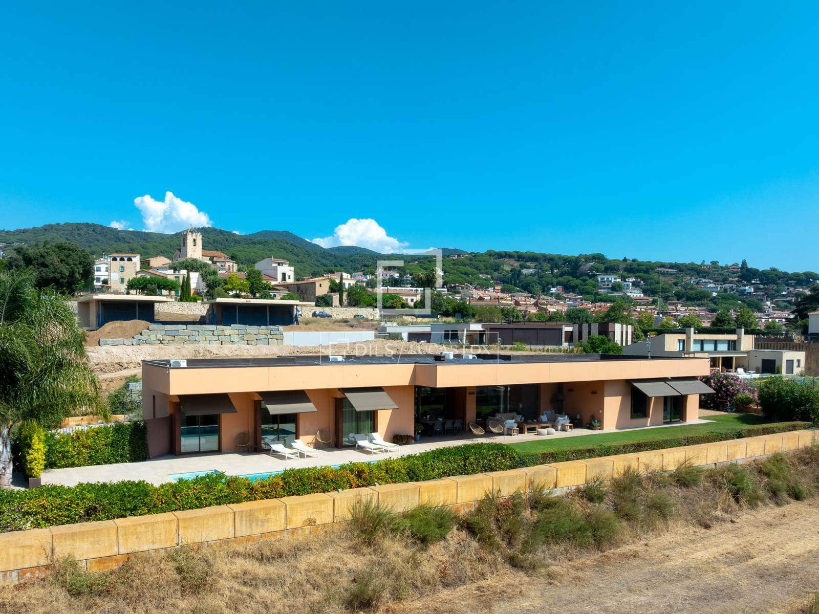 5 soveværelse Villa til salg i Sant Vicenc de Montalt med swimmingpool garage - € 2.200.000 (Ref: 9950124)