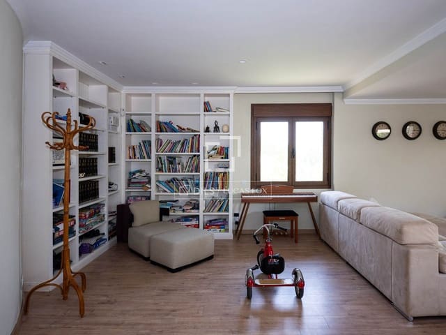 5 makuuhuone Huvila vuokrattavana paikassa Fuente del Fresno, San Sebastián de los Reyes mukana uima-altaan 
autotalli - 6 500 € (Ref: 9950314)