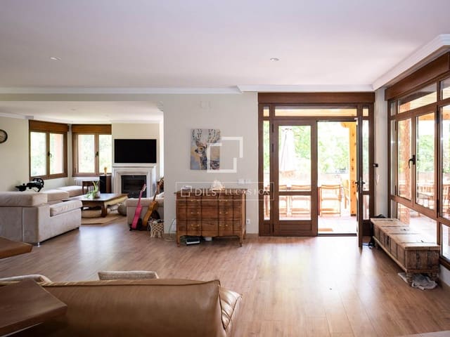5 makuuhuone Huvila vuokrattavana paikassa Fuente del Fresno, San Sebastián de los Reyes mukana uima-altaan 
autotalli - 6 500 € (Ref: 9950314)