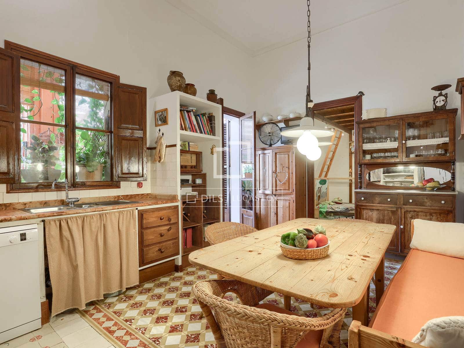 2 bedroom Apartment for sale in Palma de Mallorca - € 775,000 (Ref: 9950316)
