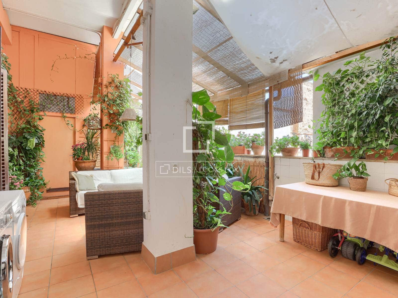 2 bedroom Apartment for sale in Palma de Mallorca - € 775,000 (Ref: 9950316)