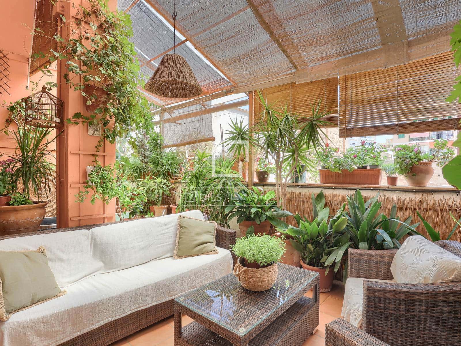 2 bedroom Apartment for sale in Palma de Mallorca - € 775,000 (Ref: 9950316)