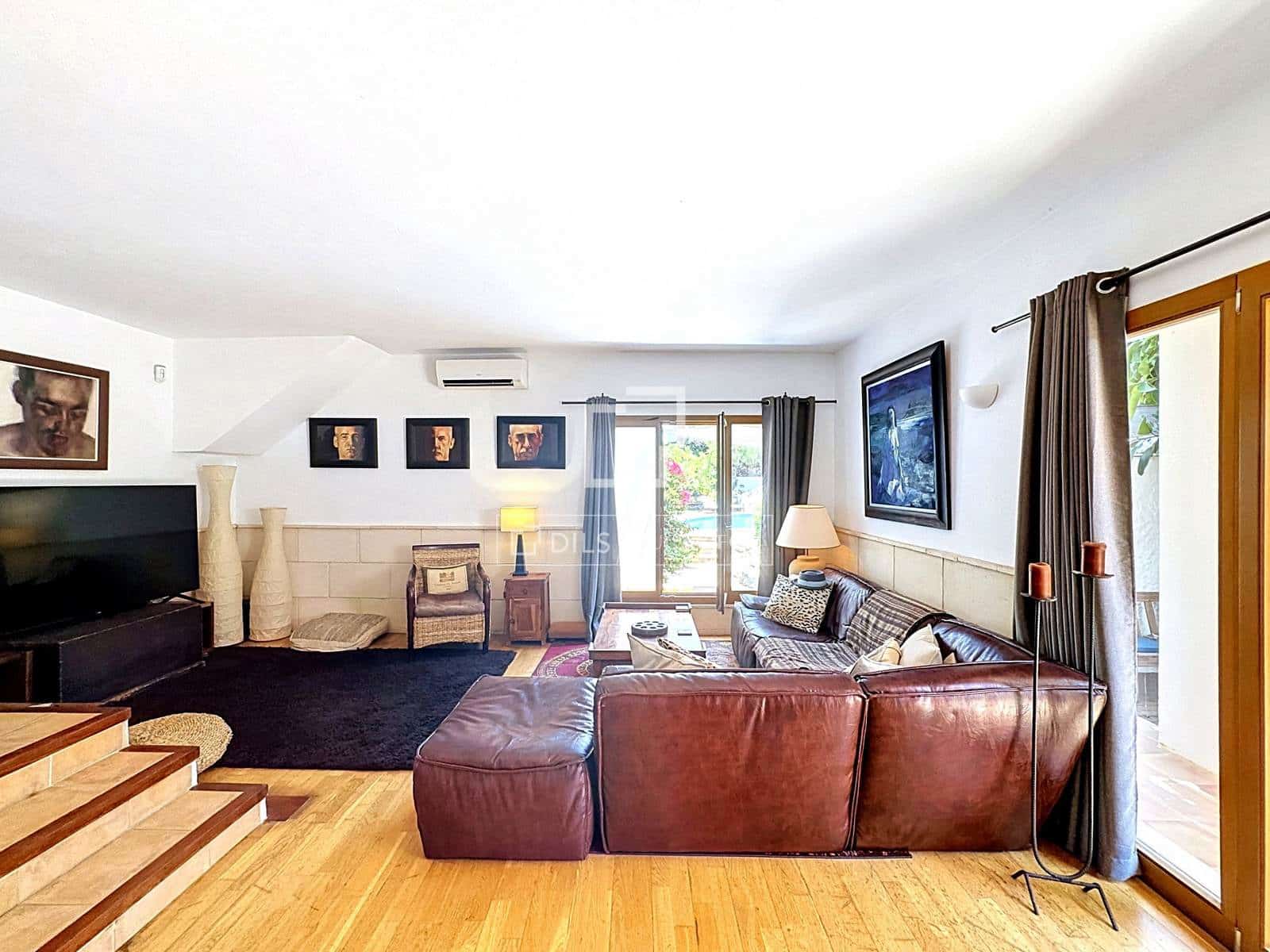 7 Zimmer Villa zu verkaufen in Es Castell mit Pool Garage - 1.250.000 € (Ref: 9950317)