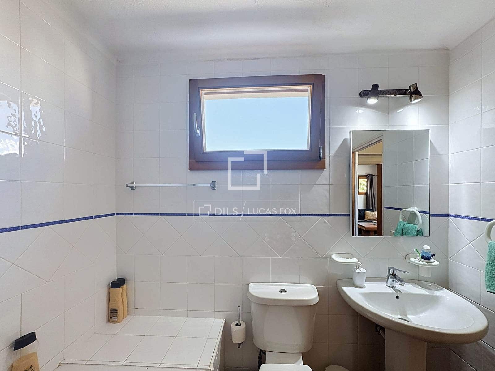 7 Zimmer Villa zu verkaufen in Es Castell mit Pool Garage - 1.250.000 € (Ref: 9950317)