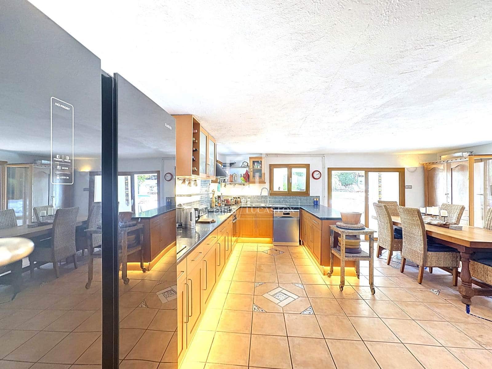 7 Zimmer Villa zu verkaufen in Es Castell mit Pool Garage - 1.250.000 € (Ref: 9950317)