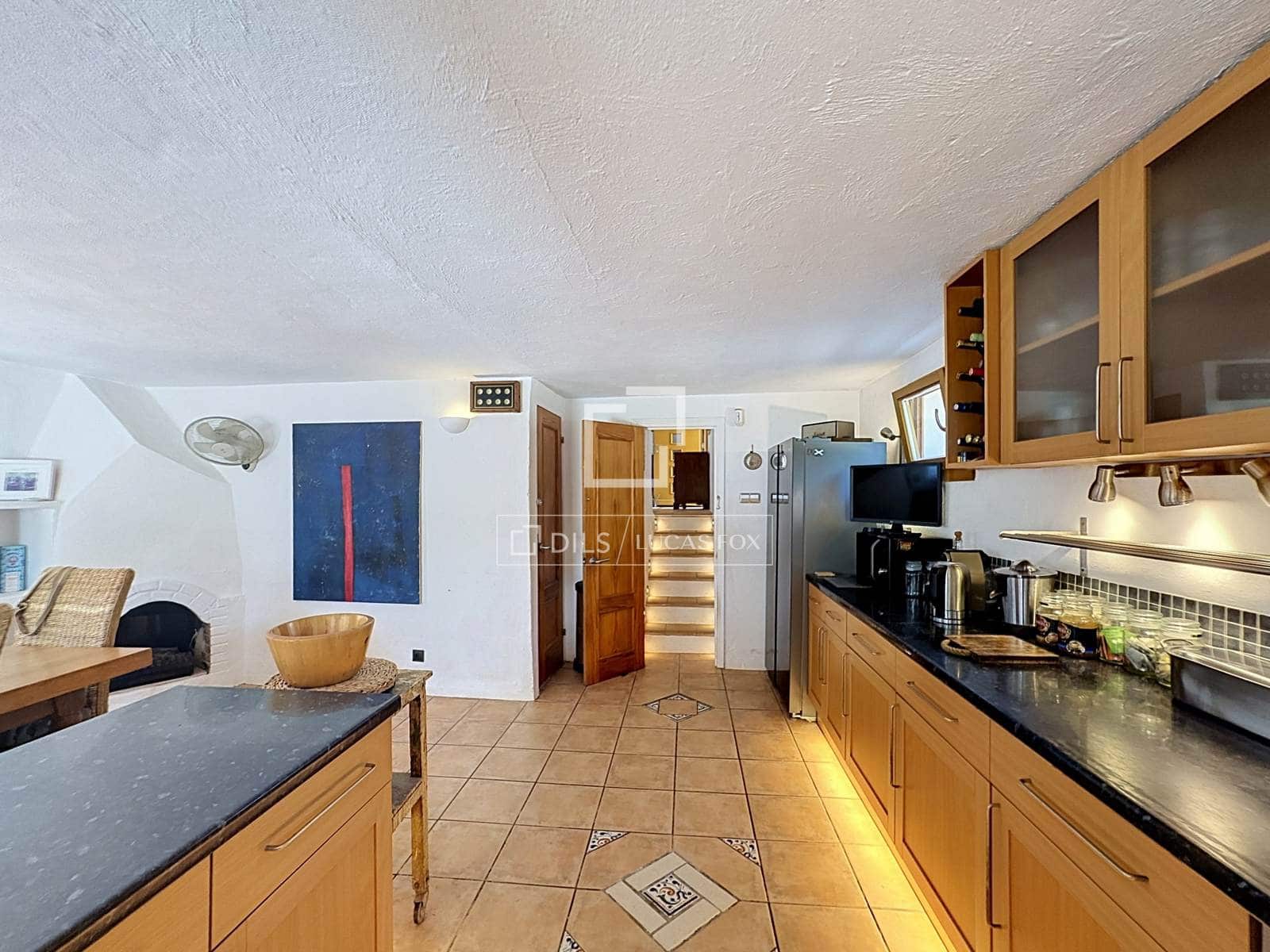 7 Zimmer Villa zu verkaufen in Es Castell mit Pool Garage - 1.250.000 € (Ref: 9950317)