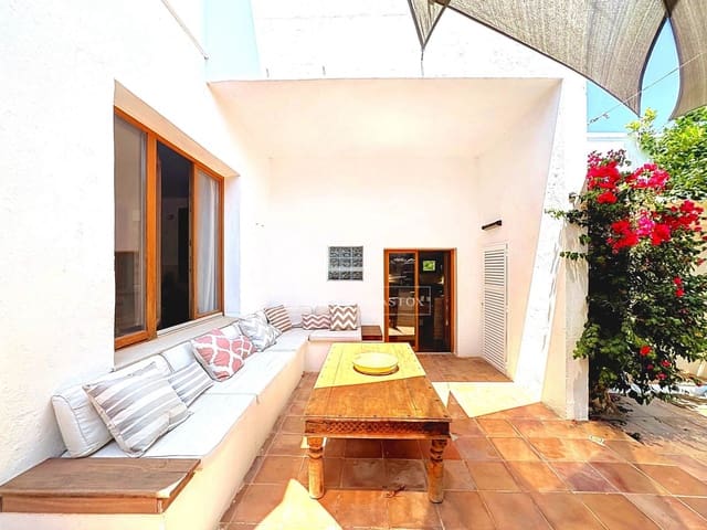 7 soveværelse Villa til salg i Es Castell med swimmingpool garage - € 1.250.000 (Ref: 9950317)