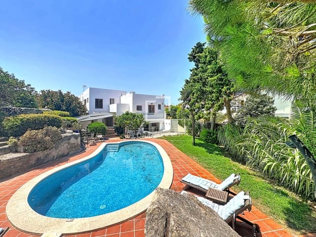 7 soveværelse Villa til salg i Es Castell med swimmingpool garage - € 1.250.000 (Ref: 9950317)