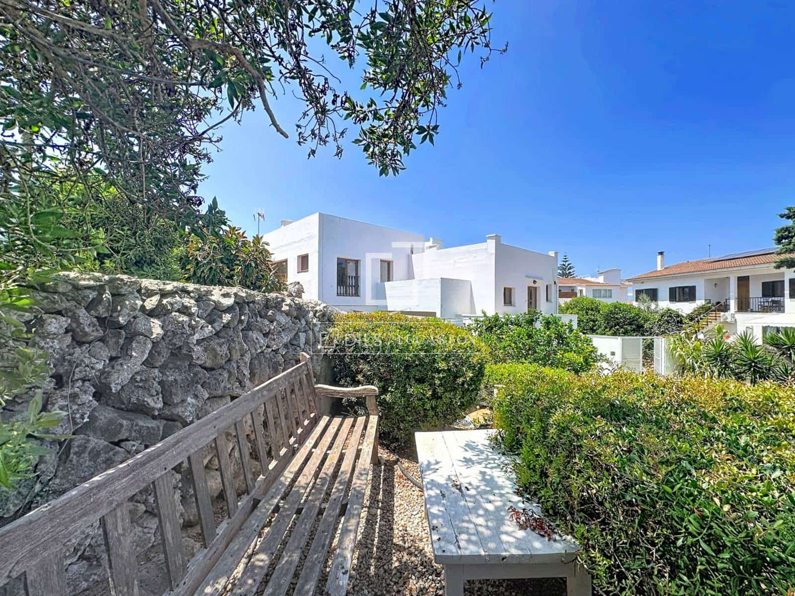 7 Zimmer Villa zu verkaufen in Es Castell mit Pool Garage - 1.250.000 € (Ref: 9950317)