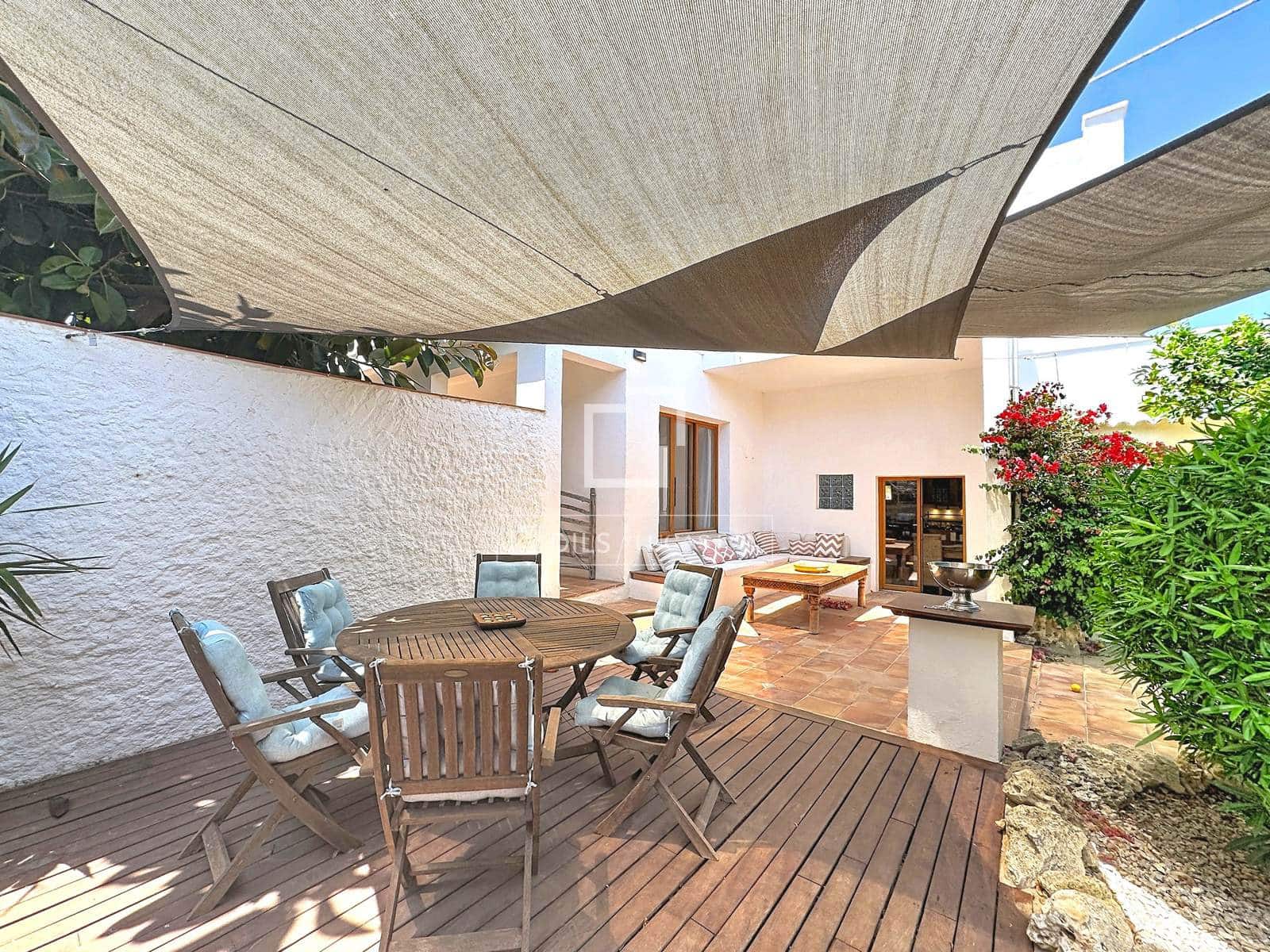 7 Zimmer Villa zu verkaufen in Es Castell mit Pool Garage - 1.250.000 € (Ref: 9950317)