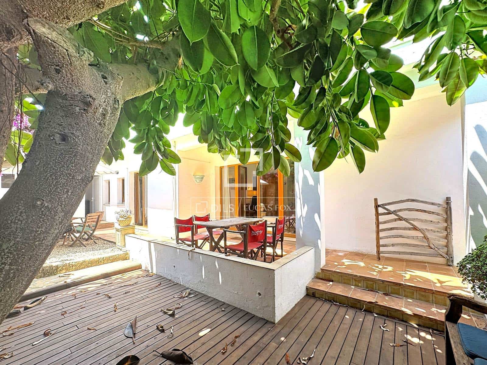 7 Zimmer Villa zu verkaufen in Es Castell mit Pool Garage - 1.250.000 € (Ref: 9950317)