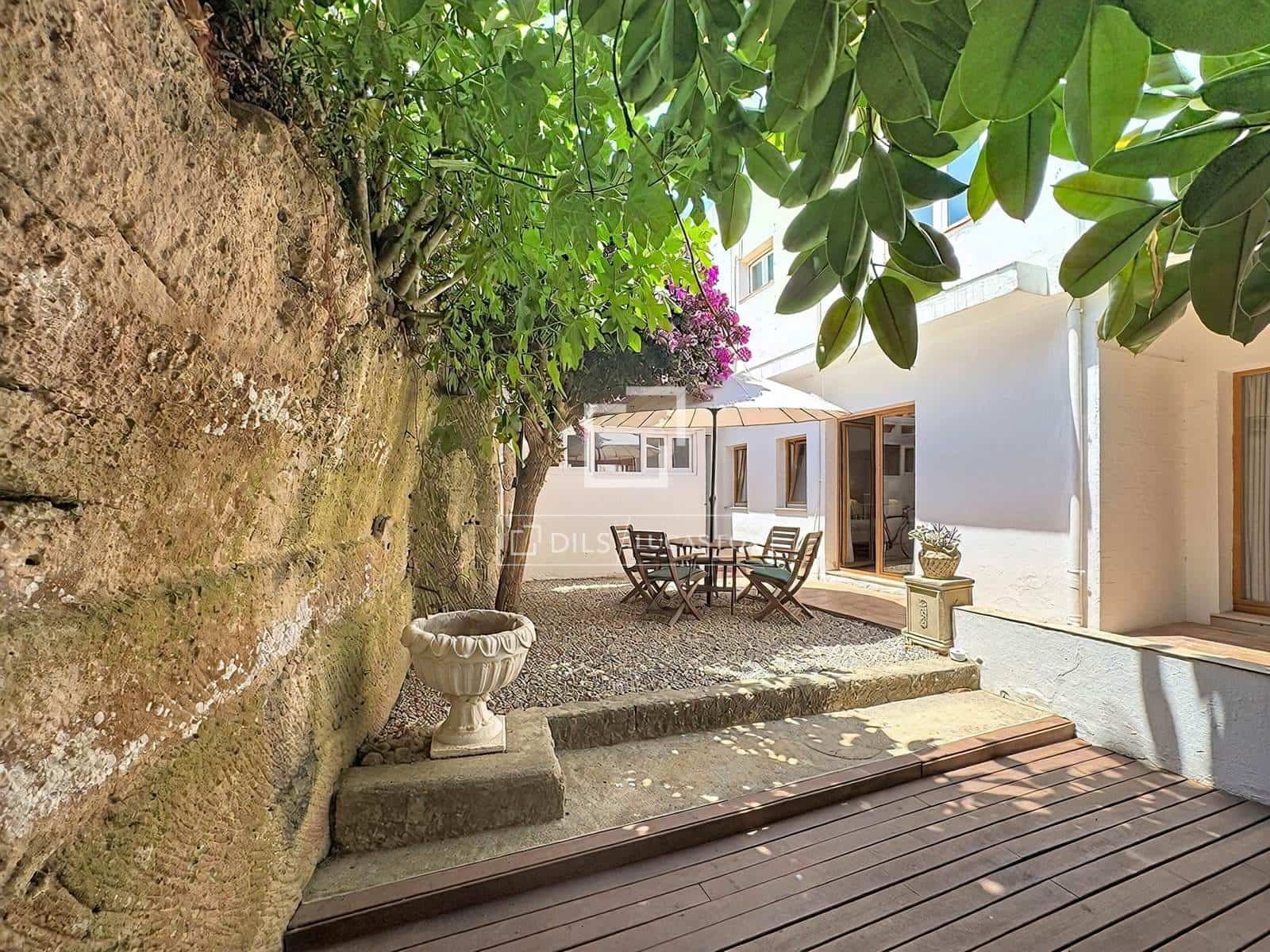7 Zimmer Villa zu verkaufen in Es Castell mit Pool Garage - 1.250.000 € (Ref: 9950317)