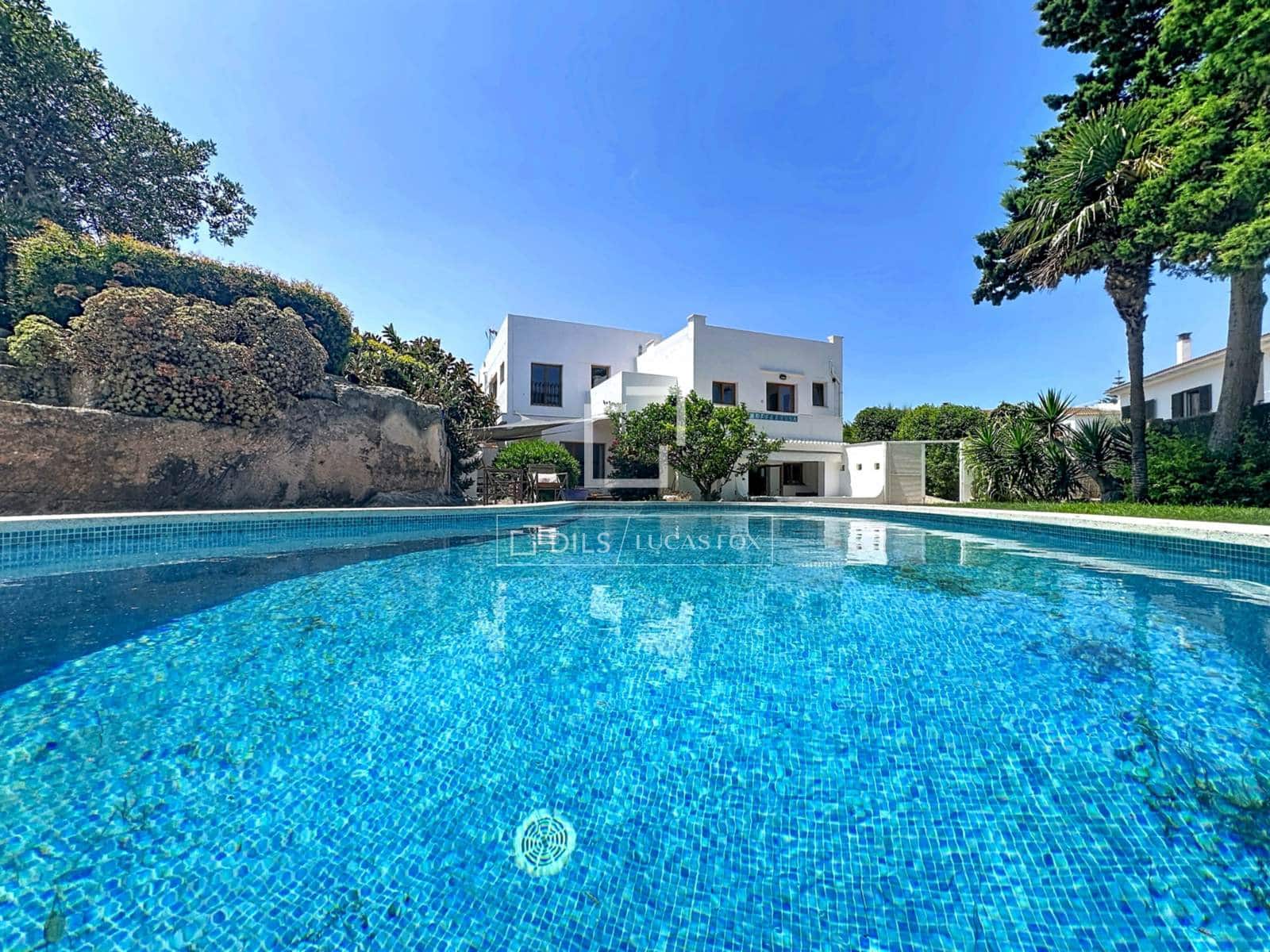 7 Zimmer Villa zu verkaufen in Es Castell mit Pool Garage - 1.250.000 € (Ref: 9950317)