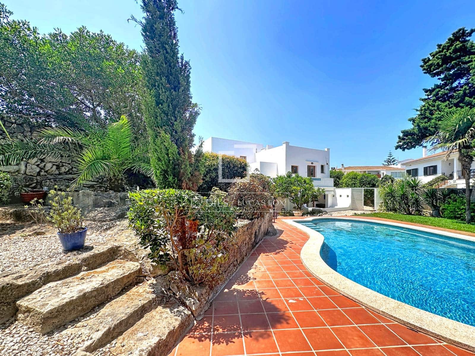 7 Zimmer Villa zu verkaufen in Es Castell mit Pool Garage - 1.250.000 € (Ref: 9950317)