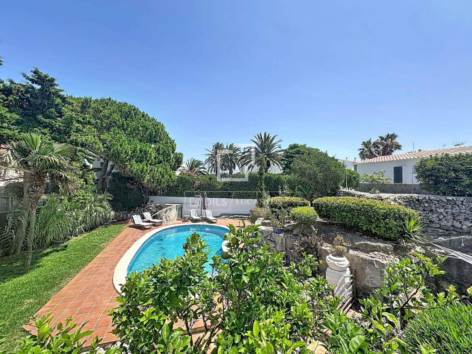 7 Zimmer Villa zu verkaufen in Es Castell mit Pool Garage - 1.250.000 € (Ref: 9950317)
