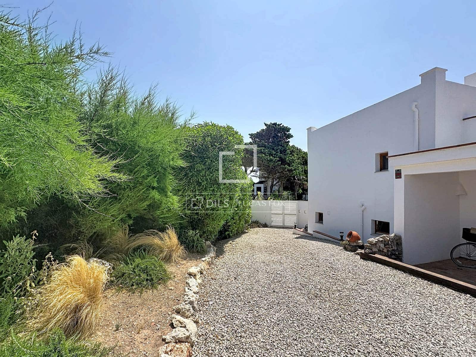 7 Zimmer Villa zu verkaufen in Es Castell mit Pool Garage - 1.250.000 € (Ref: 9950317)