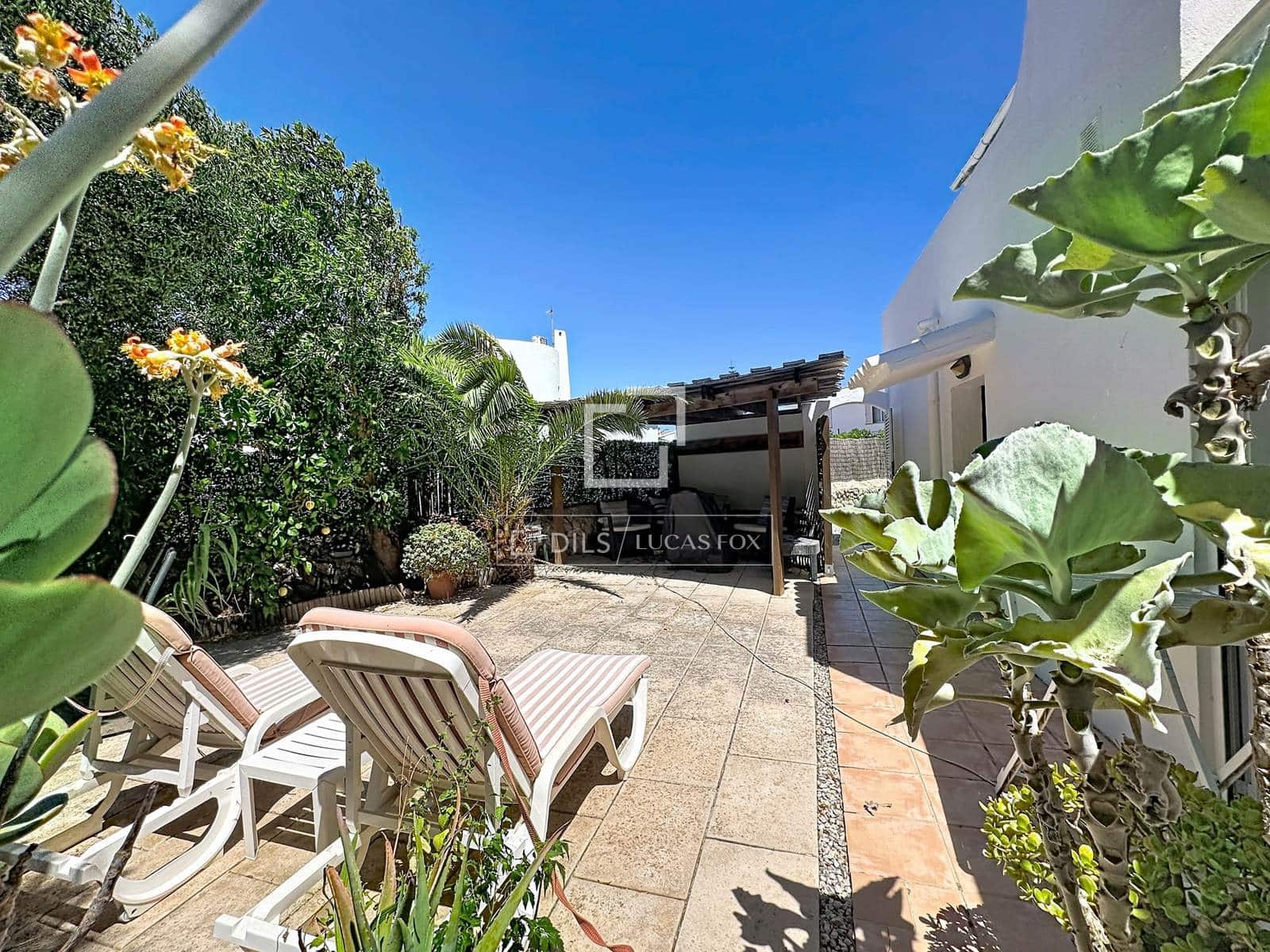7 Zimmer Villa zu verkaufen in Es Castell mit Pool Garage - 1.250.000 € (Ref: 9950317)