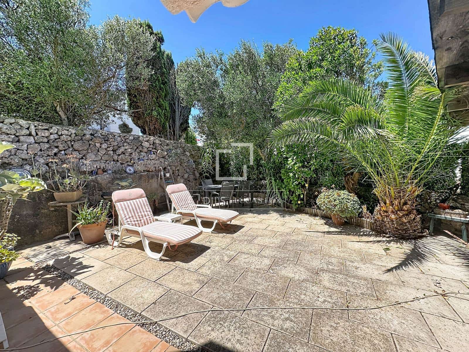 7 Zimmer Villa zu verkaufen in Es Castell mit Pool Garage - 1.250.000 € (Ref: 9950317)