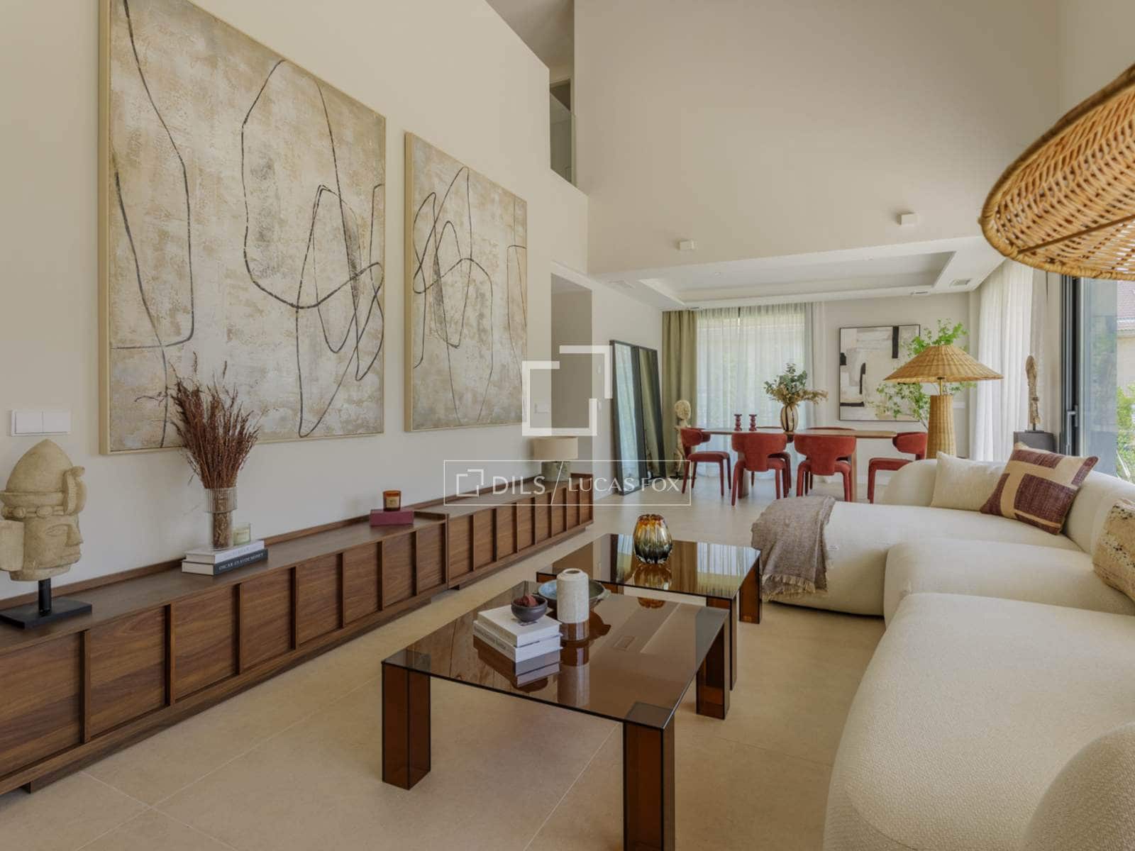 5 bedroom Villa for sale in Madrid city with pool garage - € 2,600,000 (Ref: 9950320)