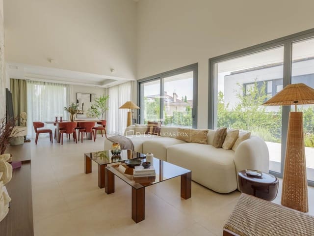 5 bedroom Villa for sale in Madrid city with pool garage - € 2,600,000 (Ref: 9950320)
