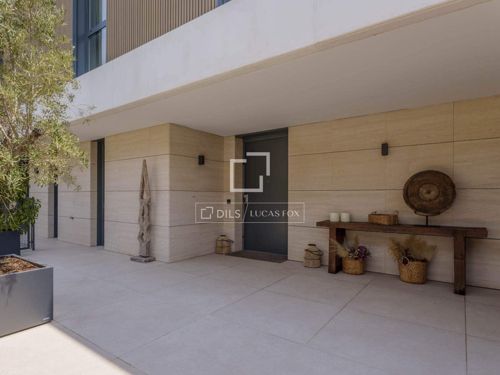 5 bedroom Villa for sale in Madrid city with pool garage - € 2,600,000 (Ref: 9950320)