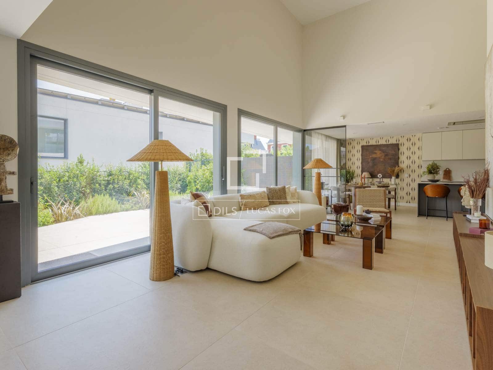 5 bedroom Villa for sale in Madrid city with pool garage - € 2,600,000 (Ref: 9950320)