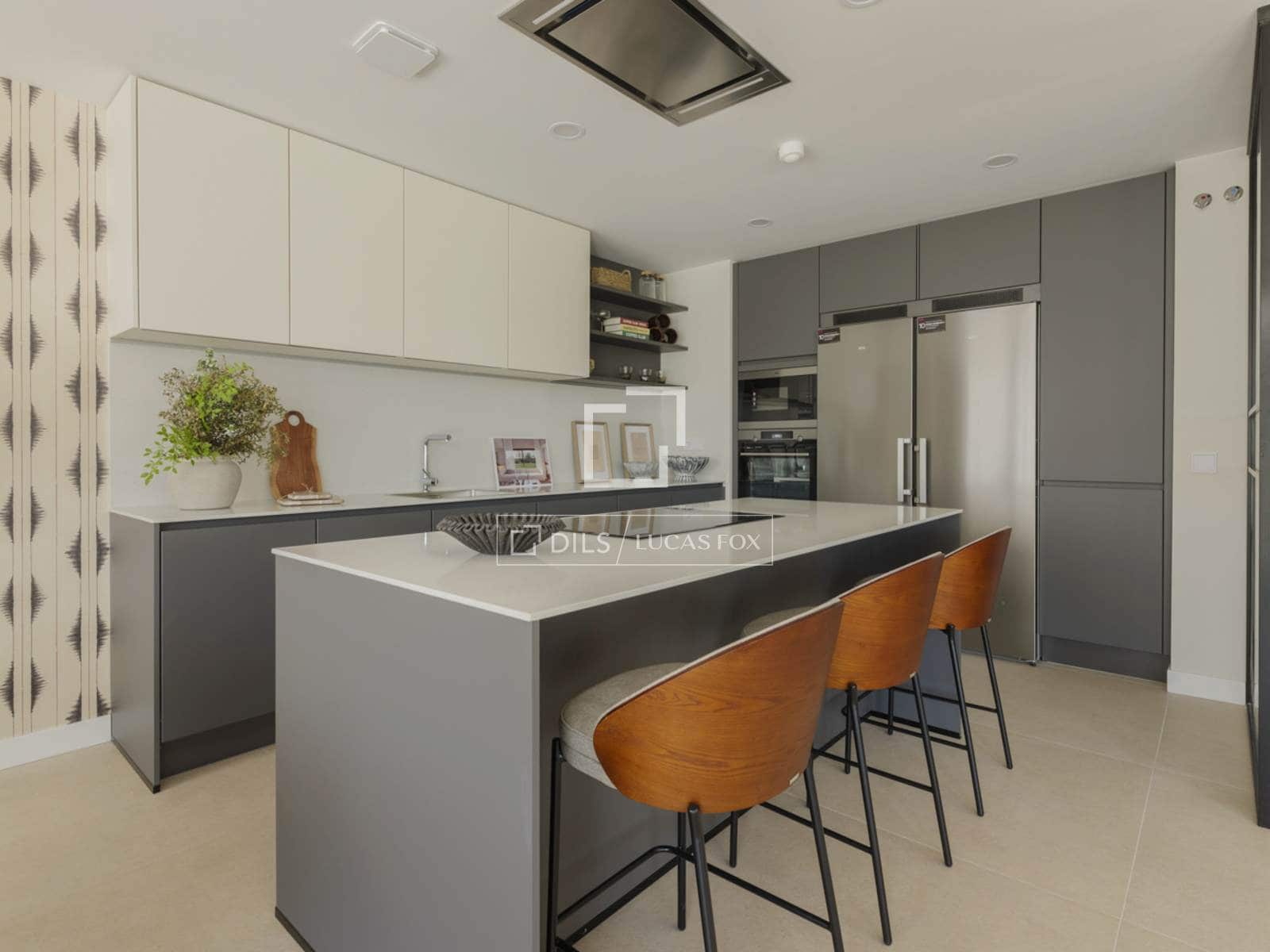 5 bedroom Villa for sale in Madrid city with pool garage - € 2,600,000 (Ref: 9950320)