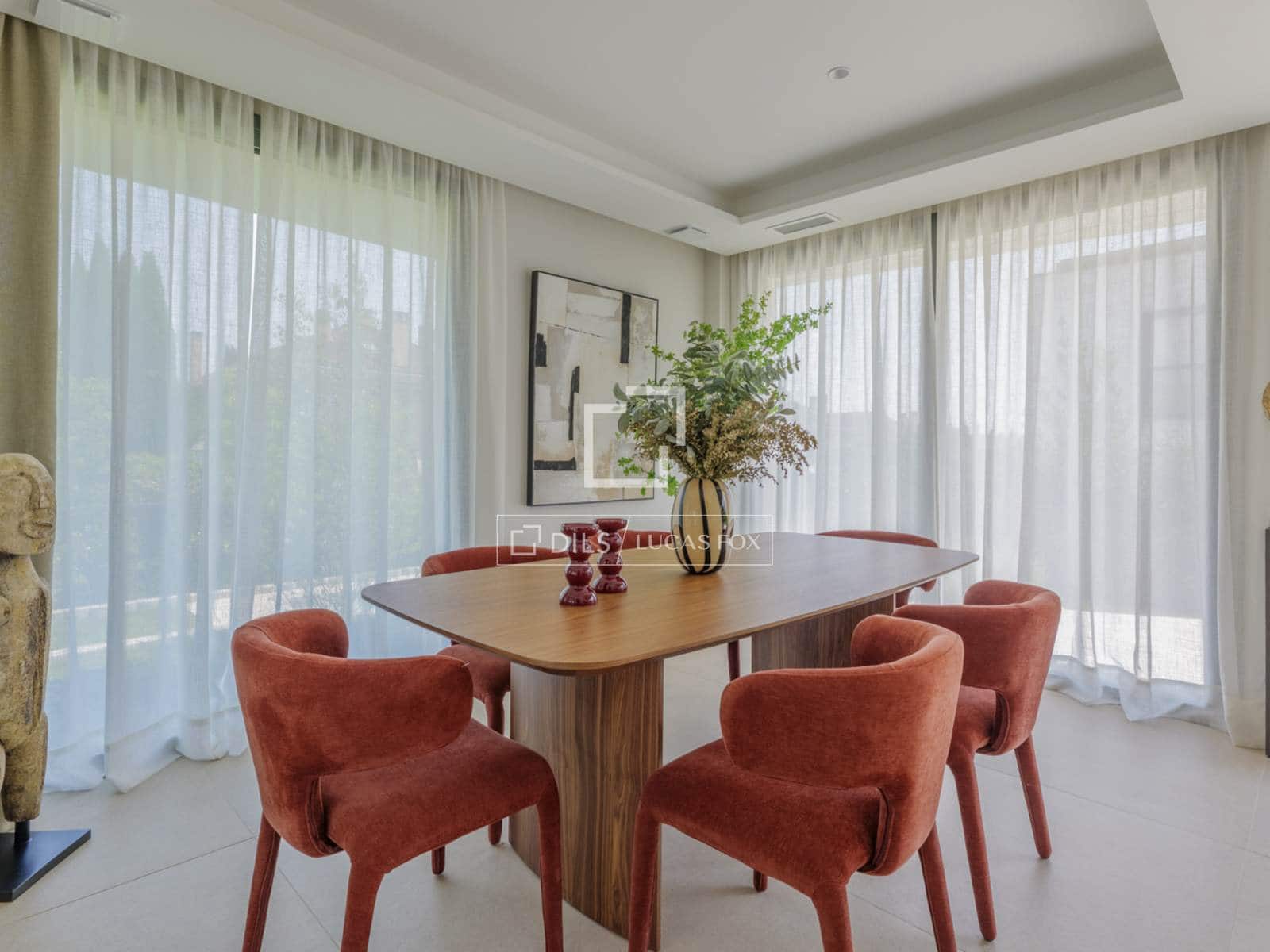 5 bedroom Villa for sale in Madrid city with pool garage - € 2,600,000 (Ref: 9950320)