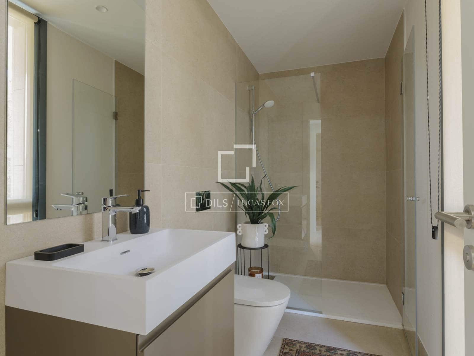 5 bedroom Villa for sale in Madrid city with pool garage - € 2,600,000 (Ref: 9950320)