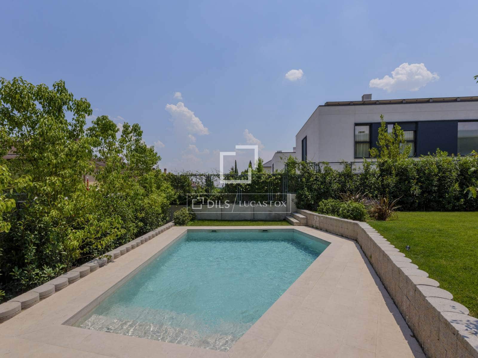 5 bedroom Villa for sale in Madrid city with pool garage - € 2,600,000 (Ref: 9950320)