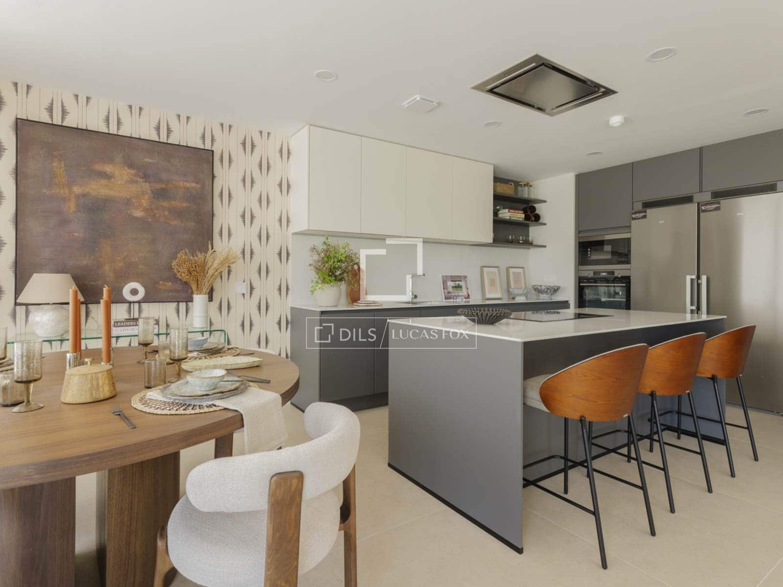 5 bedroom Villa for sale in Madrid city with pool garage - € 2,600,000 (Ref: 9950320)