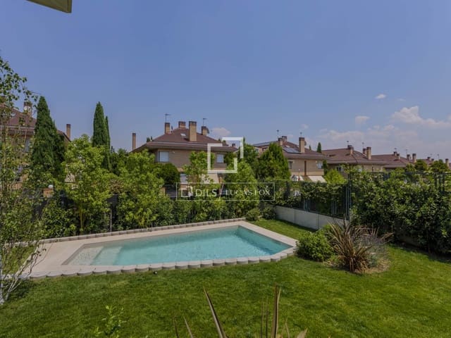 5 bedroom Villa for sale in Madrid city with pool garage - € 2,600,000 (Ref: 9950320)