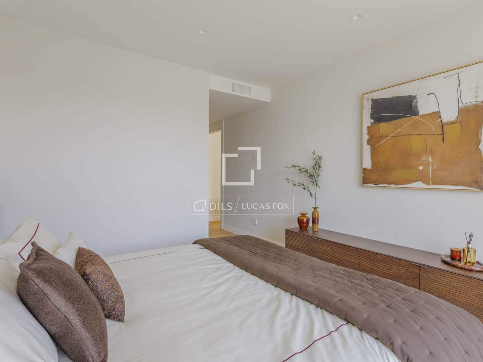 5 bedroom Villa for sale in Madrid city with pool garage - € 2,600,000 (Ref: 9950320)