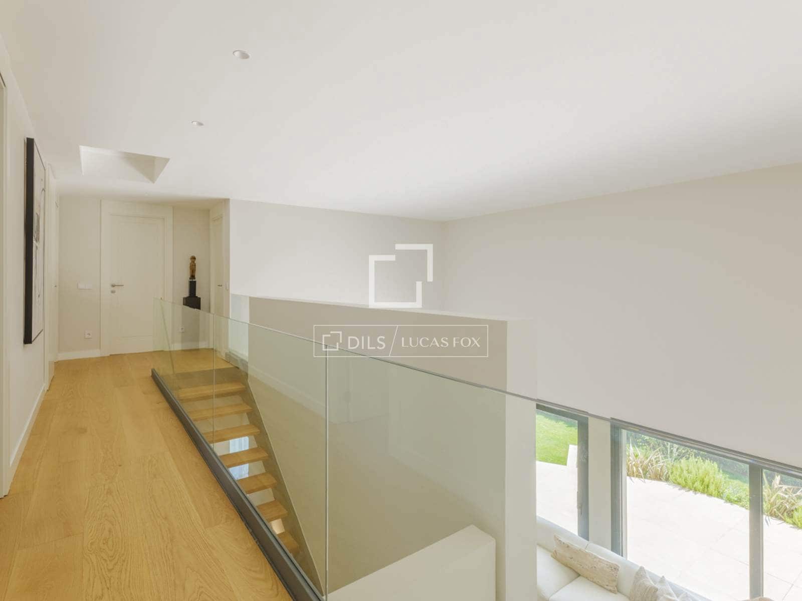 5 bedroom Villa for sale in Madrid city with pool garage - € 2,600,000 (Ref: 9950320)