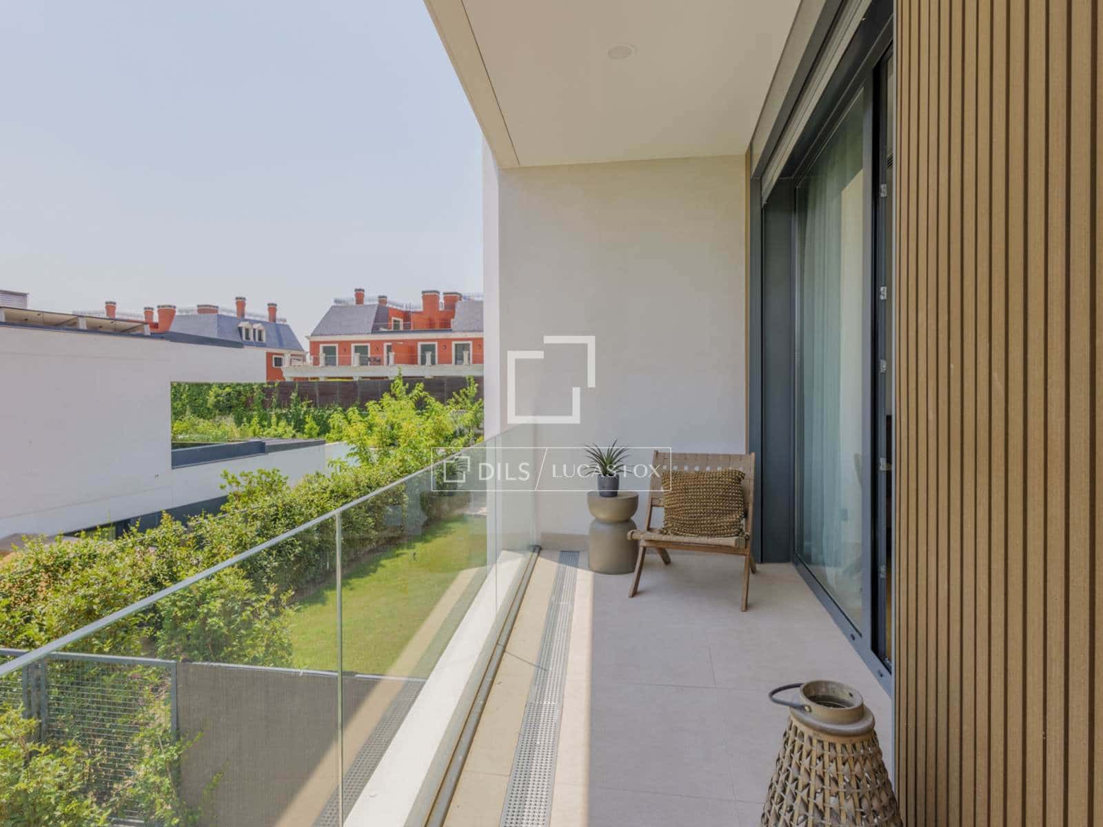 5 bedroom Villa for sale in Madrid city with pool garage - € 2,600,000 (Ref: 9950320)
